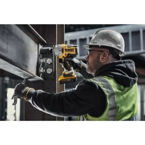 DeWALT 1/2 in 18V, 5Ah Cordless Impact Wrench - DCF961H2T-QW product image