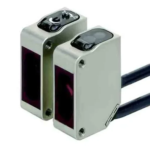Omron Through Beam Photoelectric Sensor, Block Sensor, 15 m Detection Range - E3ZM-T61 2M product image
