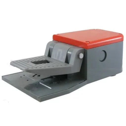 RS PRO Medium Duty Snap Action Foot Switch - Thermoplastic Case Material, NO + NC, 6 A Contact Current, 24V Contact - 2380561 product image