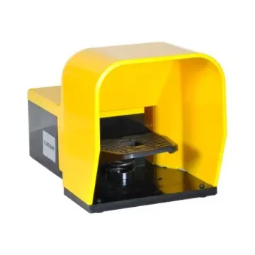 Lovato Foot Switch Momentary Foot Switch - Plastic Case Material, SPDT, 10 A Contact Current, 600V Contact Voltage - KG200S11 product image