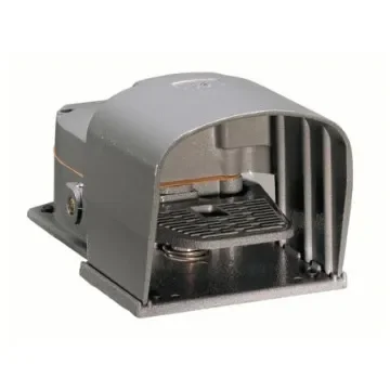 Lovato Off-On-Off Foot Switch - Steel Case Material, 1 NO + 1 NC, 10 A Contact Current, 300V Contact Voltage - KR200S11 product image