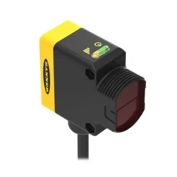 Banner Retroreflective Photoelectric Sensor, Rectangular Sensor, 8 m Detection Range - QS30VR3LP product image