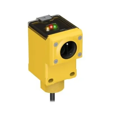 Banner Visible Red Laser Photoelectric Sensor, Rectangular Sensor, 38 mm Detection Range - Q45VR3CV product image