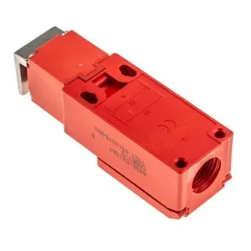 Allen Bradley Guardmaster 440K Safety Interlock Switch, 2NC/1NO, Keyed Actuator Included, Glass Filled PBT - 440K-C21061 product image