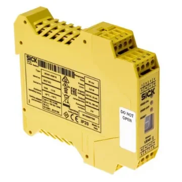 SICK UE401 Light Beam/Curtain Safety Relay, 24V dc - UE401-A0010 product image