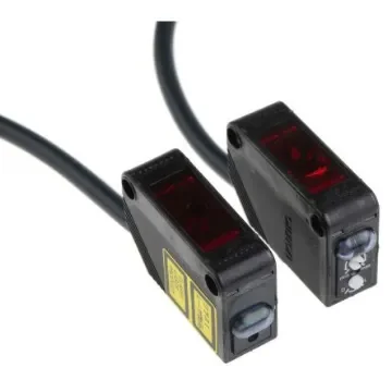 Omron Through Beam Photoelectric Sensor, Block Sensor, 60 m Detection Range - E3Z-LT81 2M product image