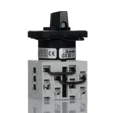 Lovato, 3PDT 3 Position 60° Motor Reversing Cam Switch, 20A, Knob Actuator - GX2011U product image