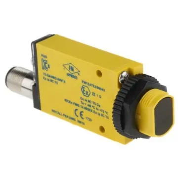 Banner Retroreflective Photoelectric Sensor, Block Sensor, 2 m Detection Range - 8558327 product image
