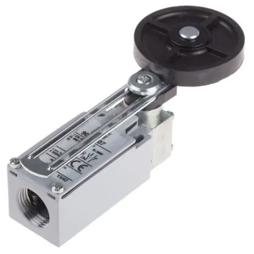RS PRO Adjustable Roller Lever Limit Switch, NO/NC, IP66, DPST, Zinc Alloy Housing, 400V ac Max, 10A Max - 9026907 product image