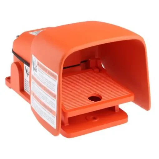 RS PRO Momentary Foot Switch - Aluminium Case Material, DP-CO, 3 A @ 240 V ac, 6 A @ 125 V ac Contact Current, 240V - 116776 product image