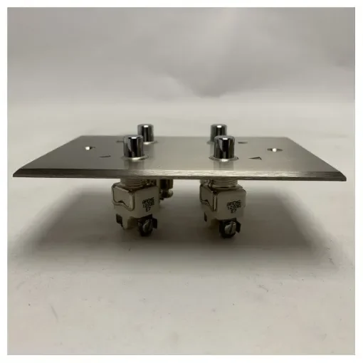 Onbekend - Meljac 4-Point Marine Switch Plate 220V - MELJAC115X80VER.4P product image