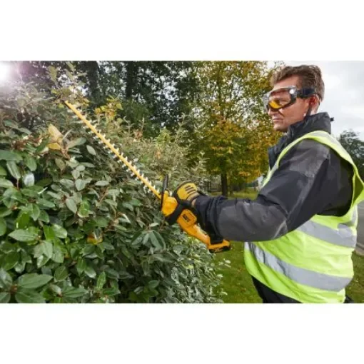 DeWALT DCM563P Battery Hedge Trimmer - DCM563P1-QW product image
