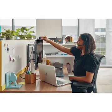 Picture of Poly Blackwire 3215 Monaural Usb-C Headset +3.5mm Plug +Usb-C/A Adapter (Bulk) - 8X227a6